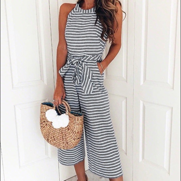 🍍 Women's Cold Shoulder Striped Jumpsuit - Picture 8 of 13